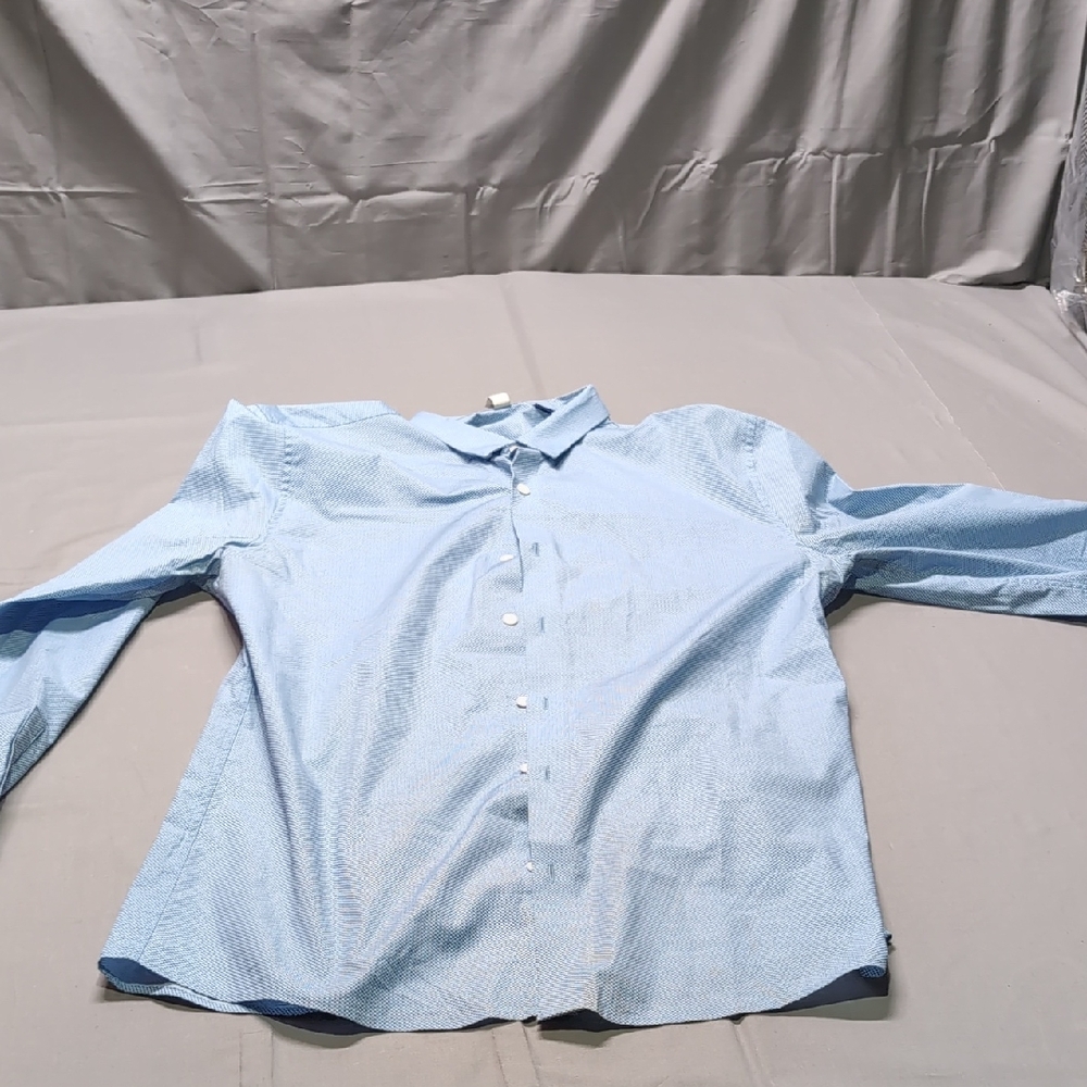 Men's Light Blue Dress Shirt